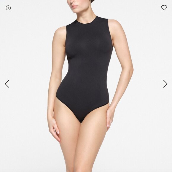 SKIMS Tops - Skims - ESSENTIAL CREW NECK SLEEVELESS BODYSUIT